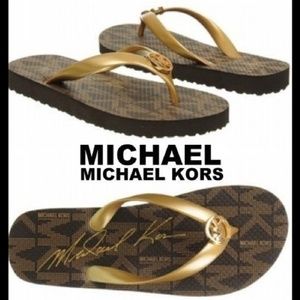 Michael Kors Signature Gold Flip Flops Womens 7US